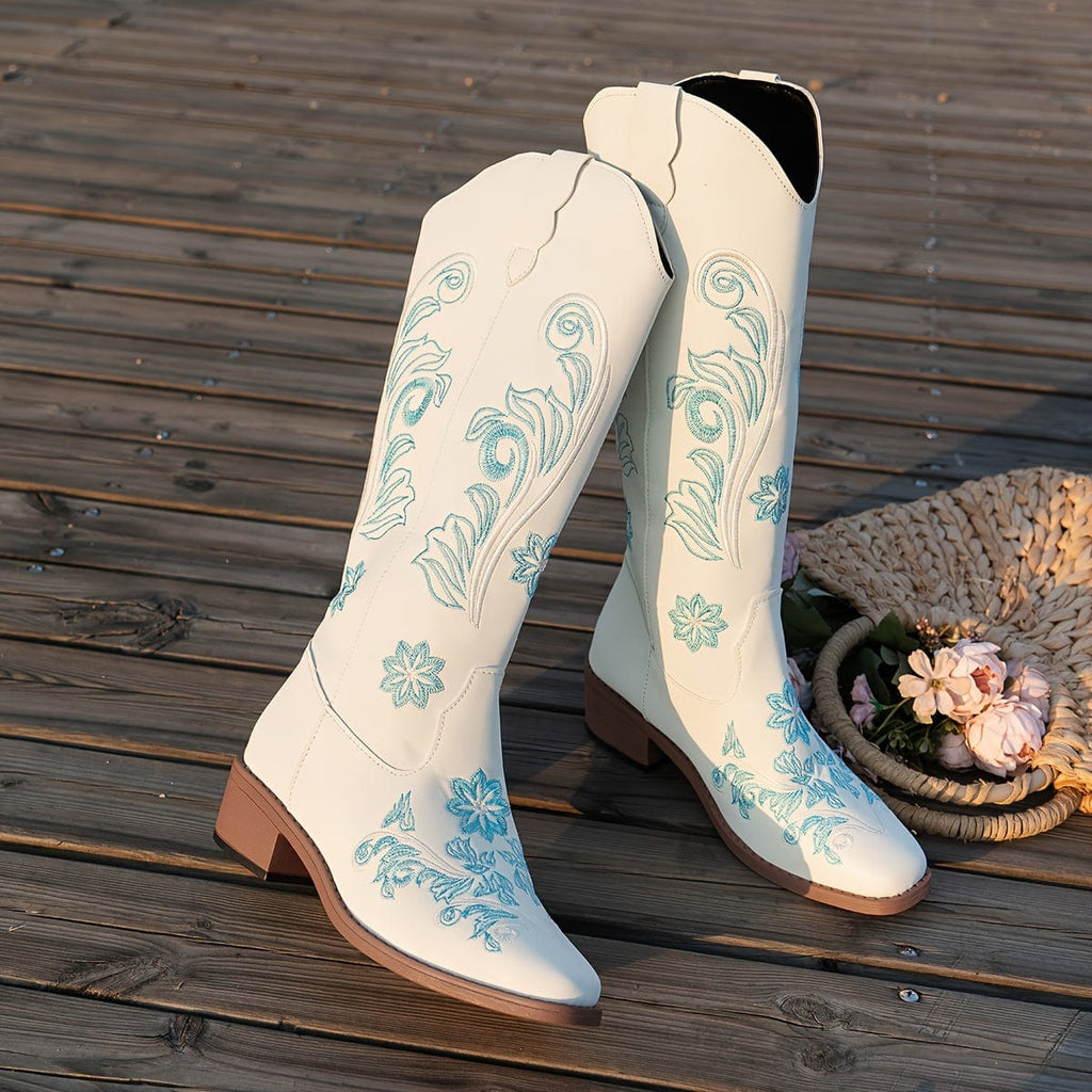 Alba – Santiags hautes brodées florales en cuir lisse