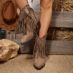 Aurore – Santiags à franges et clous en cuir suédé