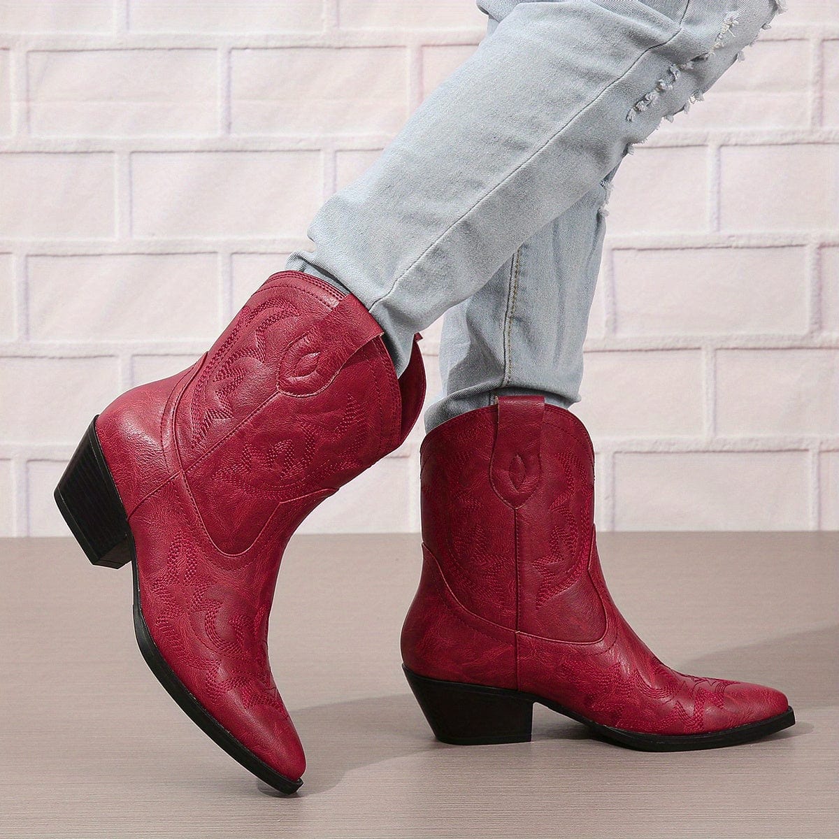 Clara – Santiags courtes brodées cuir