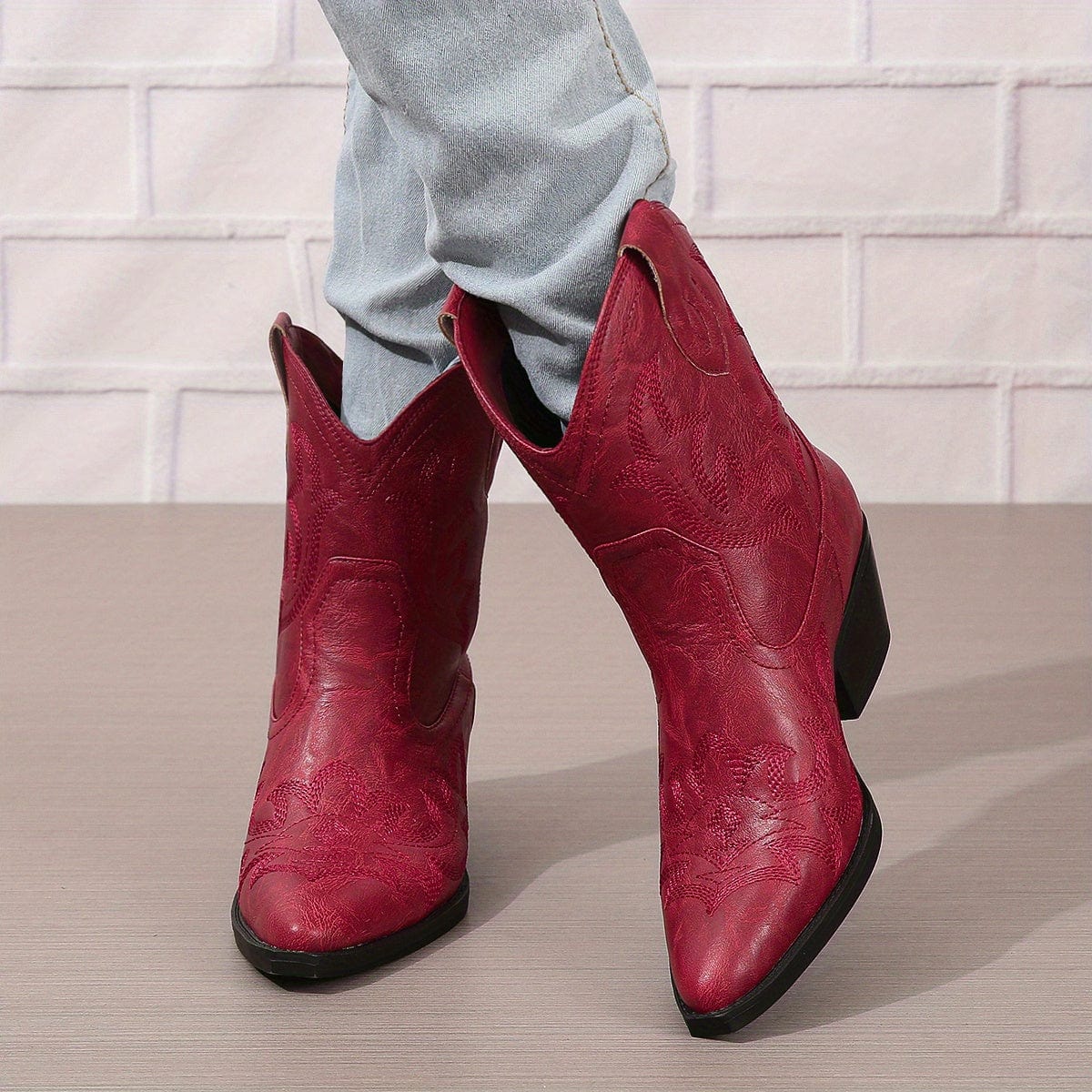 Clara – Santiags courtes brodées cuir