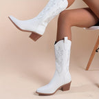 Iris – Santiags hautes blanches brodées en cuir lisse