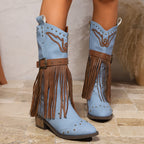 June – Santiags mi-mollet bleu à franges, cuir camel cloutés