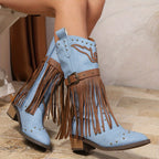 June – Santiags mi-mollet bleu à franges, cuir camel cloutés