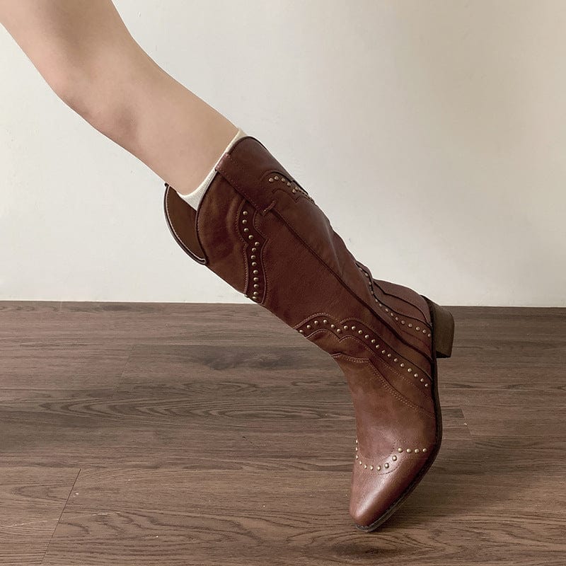 Louane – Santiag haute mi-mollet à rivets en cuir