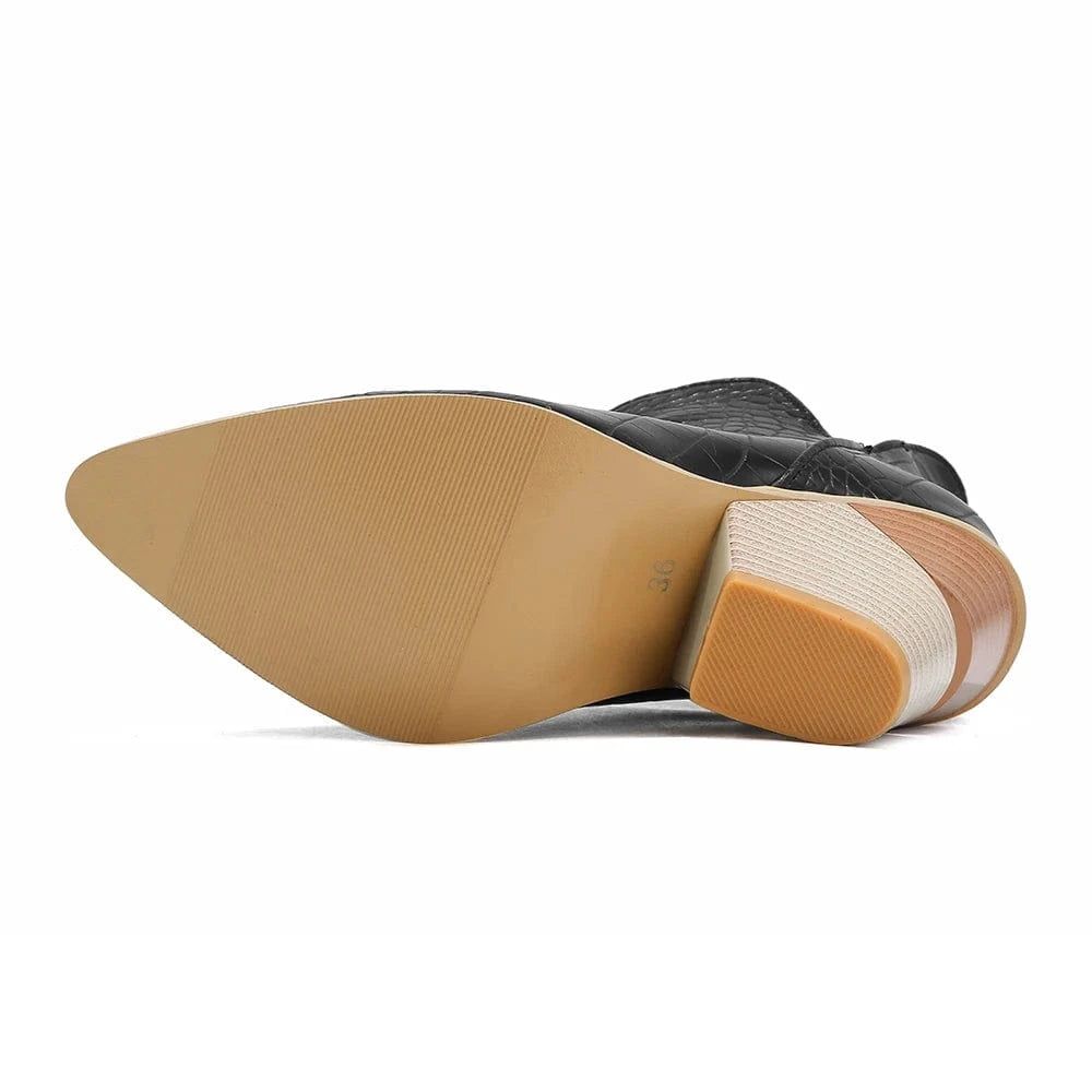 Louna – Bottines bleu effet croco, cuir verni souple