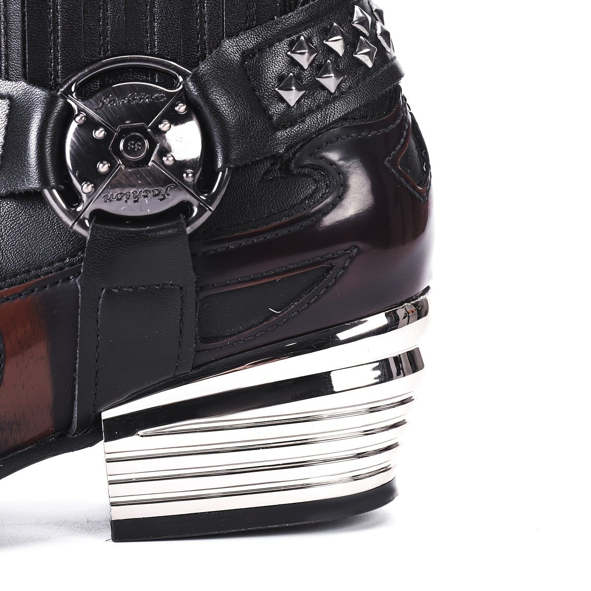 Maëlle – Santiags basses à flamme brodée en cuir, boucle argentée