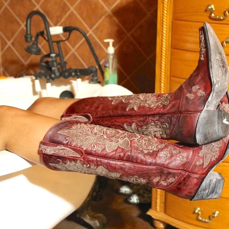 Noémie – Santiags mi-mollet brodées en cuir lisse