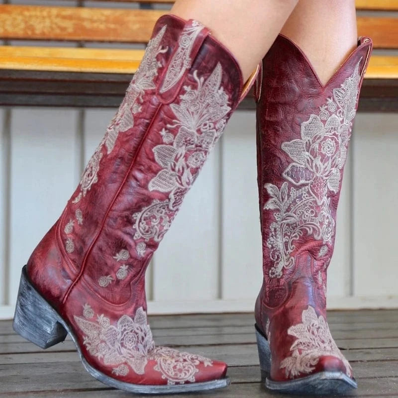 Noémie – Santiags mi-mollet brodées en cuir lisse