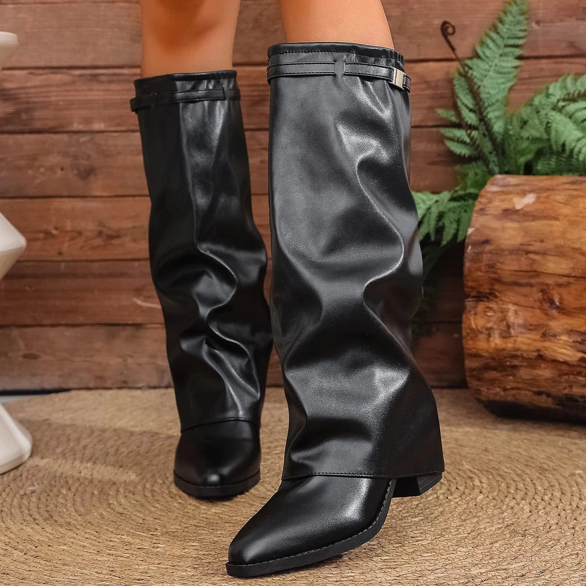 Synthia – Bottes hautes plissées en cuir