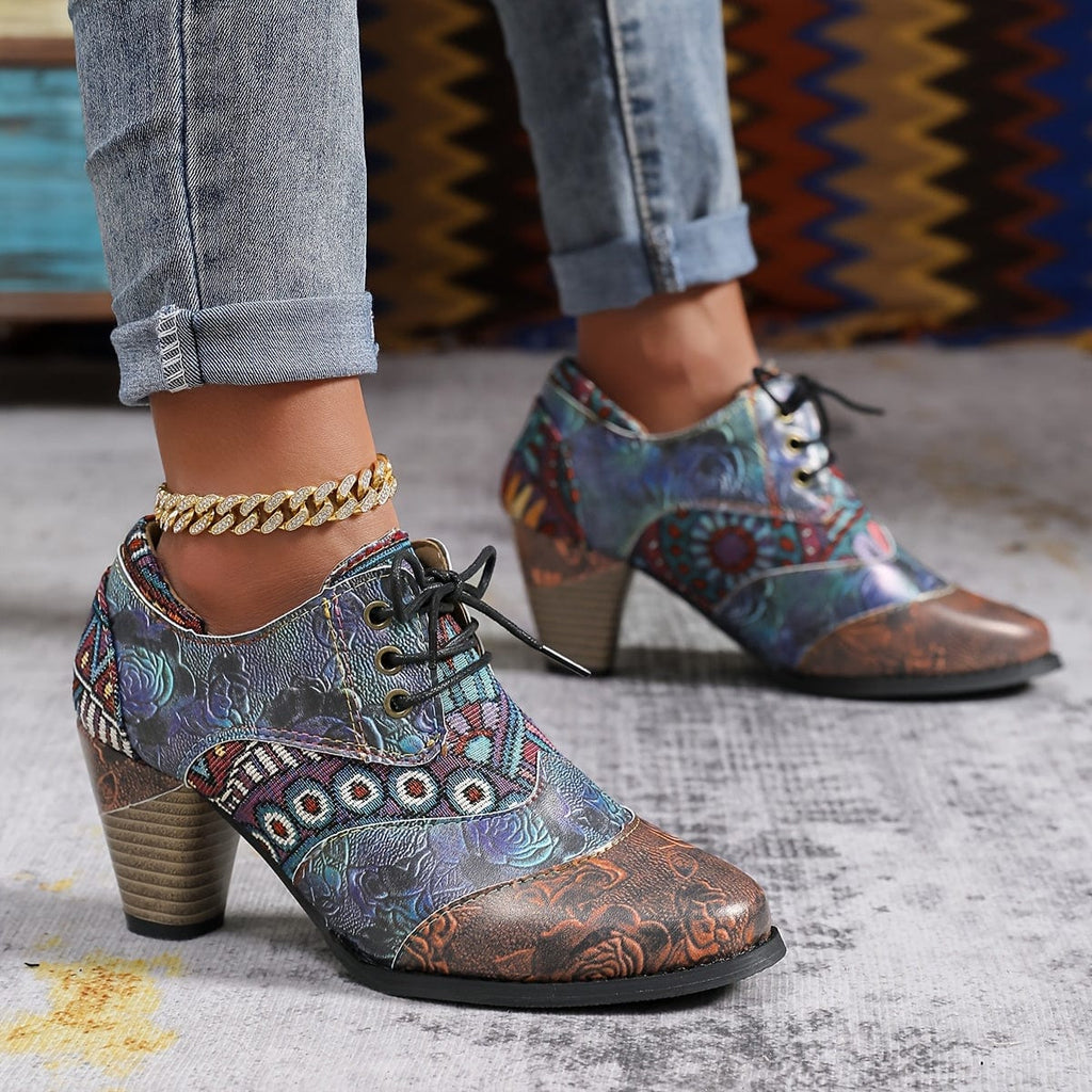 Tara – Bottines bohèmes à lacets motif floral en cuir