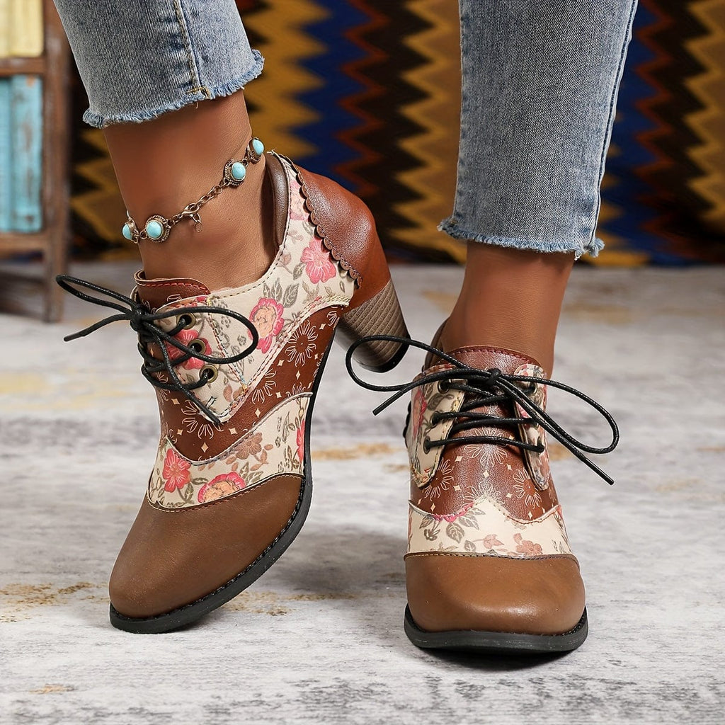 Tara – Bottines bohèmes à lacets motif floral en cuir