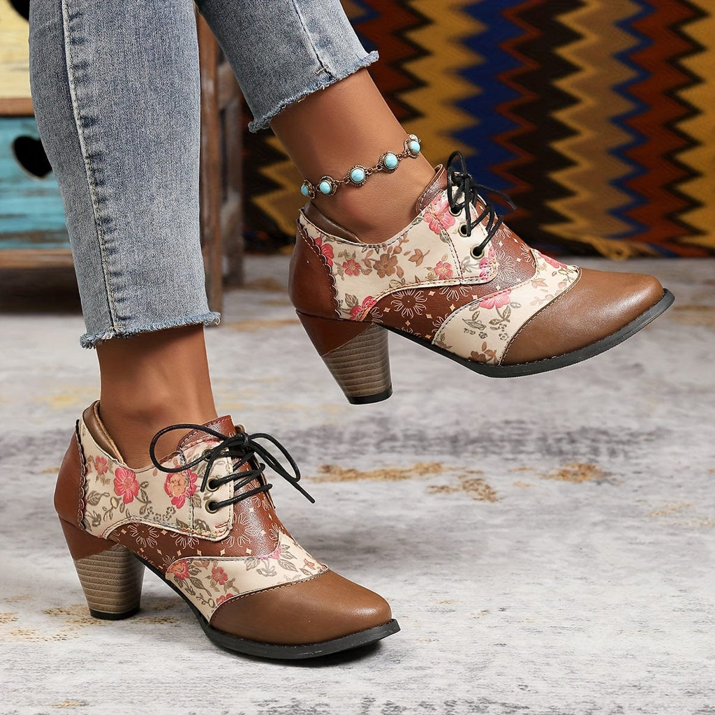 Tara – Bottines bohèmes à lacets motif floral en cuir
